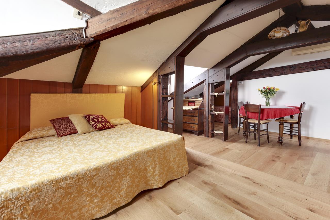דירות ונציה Ca' Badoer Attic מראה חיצוני תמונה